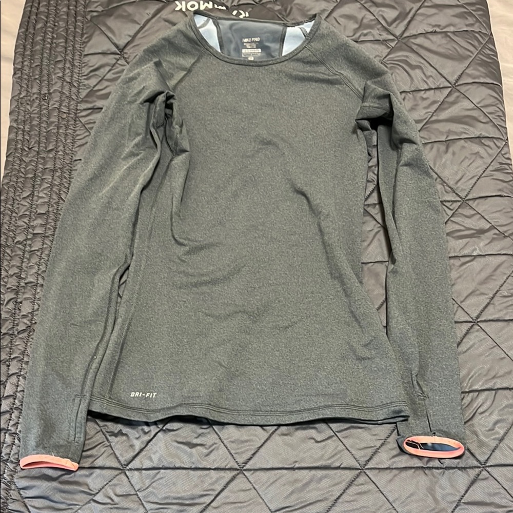 Nike Dri-FIT Heathered Long Sleeve Top in Dark Gray